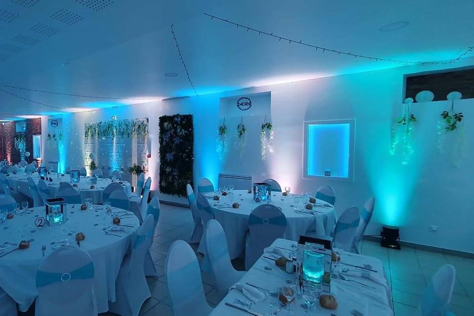 Mariés sur piste avec effets fumée